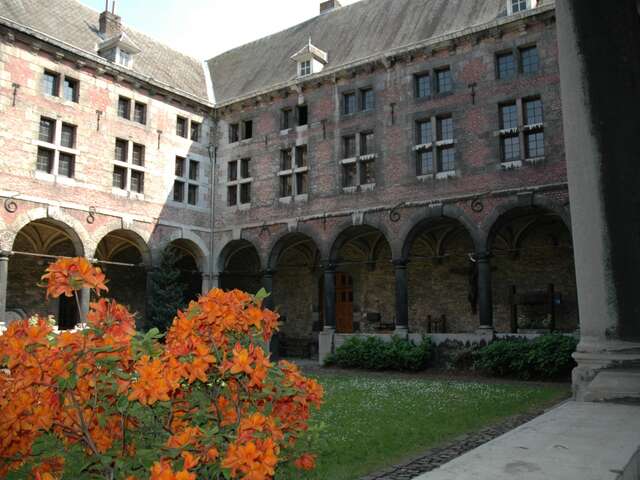 Le savoir-faire wallon au travers des collections du musée communal