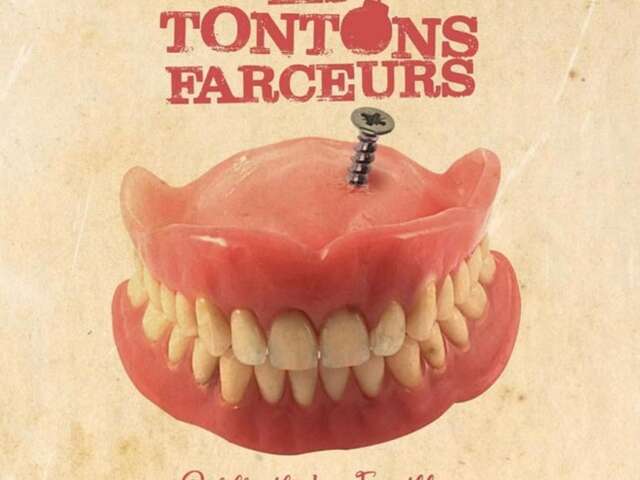 Scène d'Été au Centre Bourg : Les tontons farceurs
