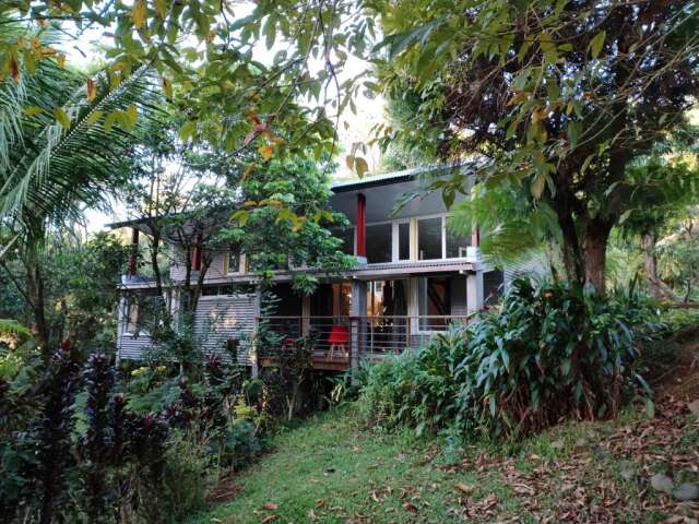 Longani's Lodge