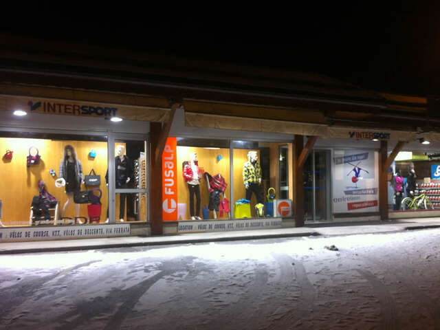 Magasin de sports Intersport Ski 3