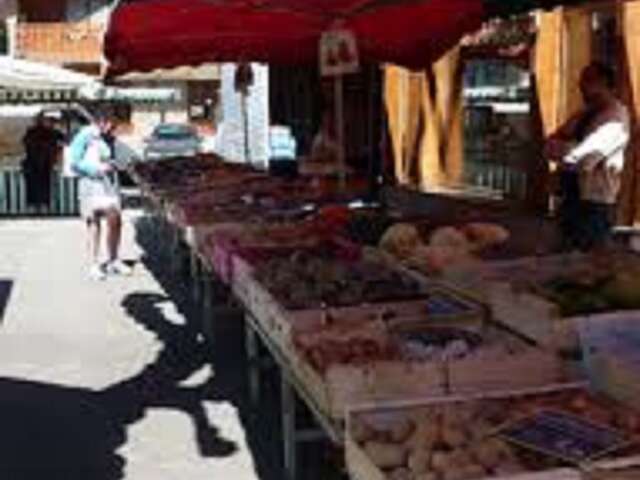 Marché de Lullin