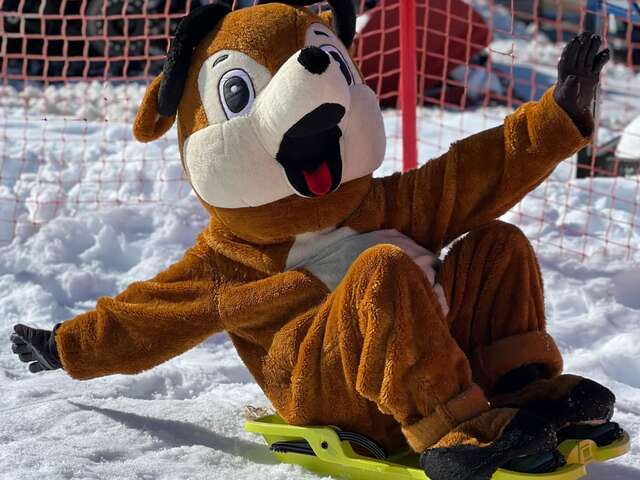 Déambulation de Chamy la Mascotte