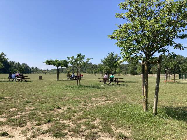 Base de loisirs au bord de la Viarhôna