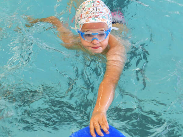 Bassin mobile - Espace Mistral - Stages d'aisance aquatique pour les 4 -6 ans