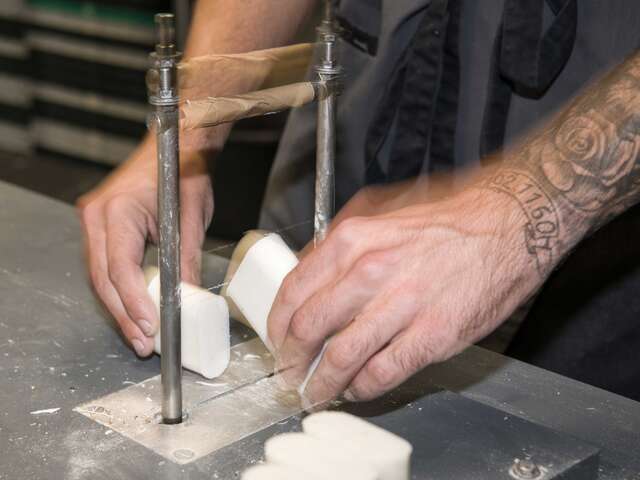 Visite d'un atelier de fabrication de savon et cosmétiques au lait d'ânesse « Loix & Savons »
