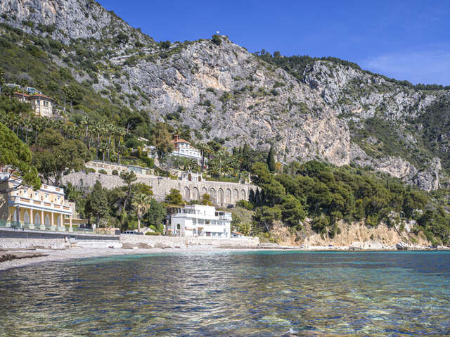 Plage de la baie d'Eze