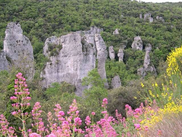 MÉOUNES - Les aiguilles de Valbelle