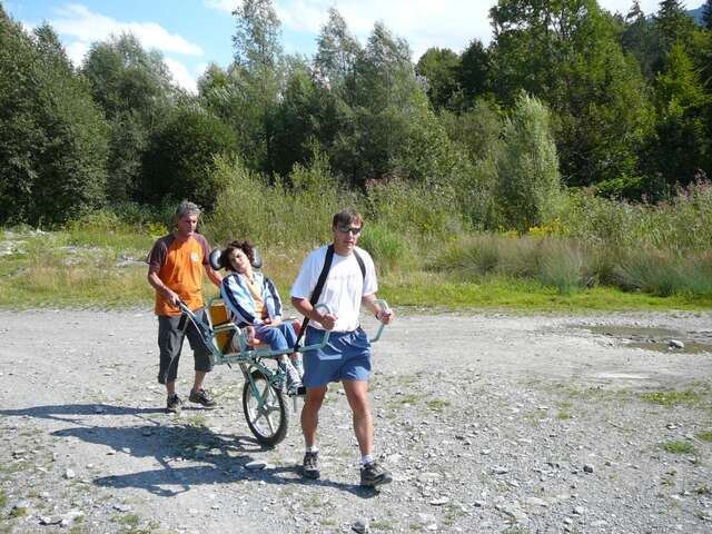 Handisport : Sortie en Joëlette, fauteuil roulant monoroue tout-terrain