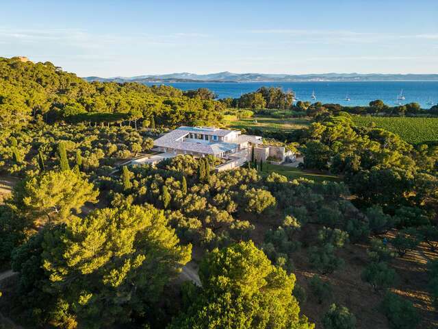 Villa Carmignac Stiftung für moderne Kunst