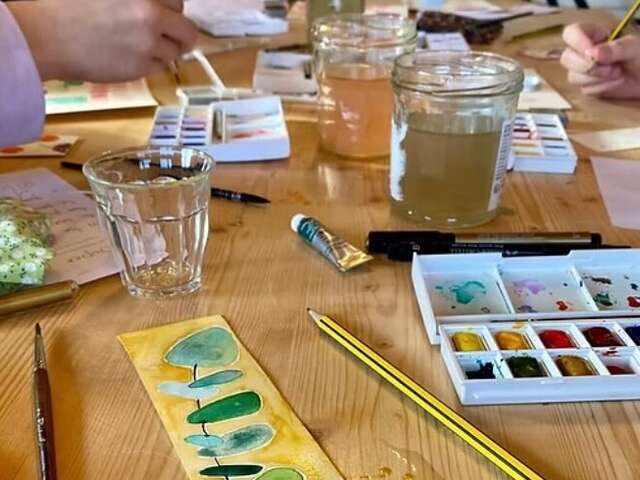De gasten van de pottenbakkerij: aquarelcursus