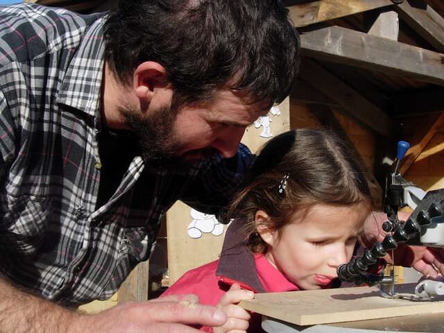 Atelier menuiserie avec les Bambins des bois et jeux en bois géants