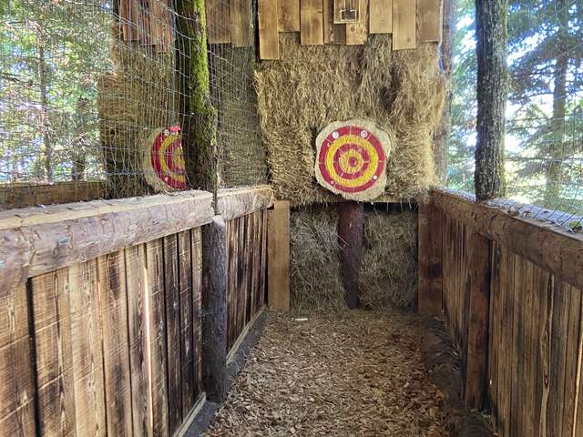 Axe Throwing - Cabanes du Salève