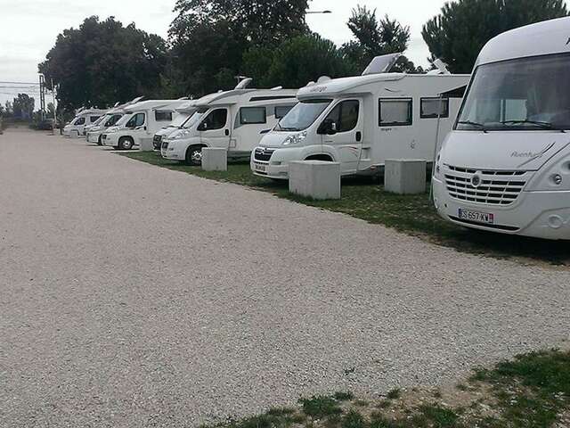 Aire de camping car Montauban - Port Canal