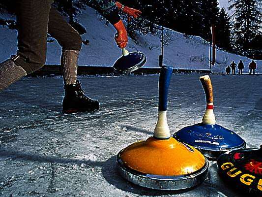 Tournoi découverte eisstock à la patinoire