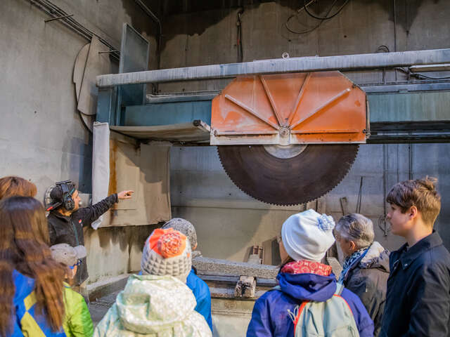 Visite guidée de l'entreprise "Laurenzio, granit du Mont-Blanc"