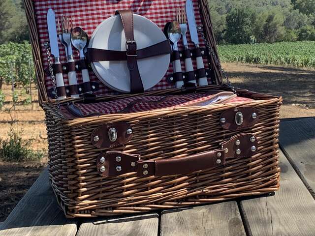 Pique-nique et sieste dans un hamac à Figuière