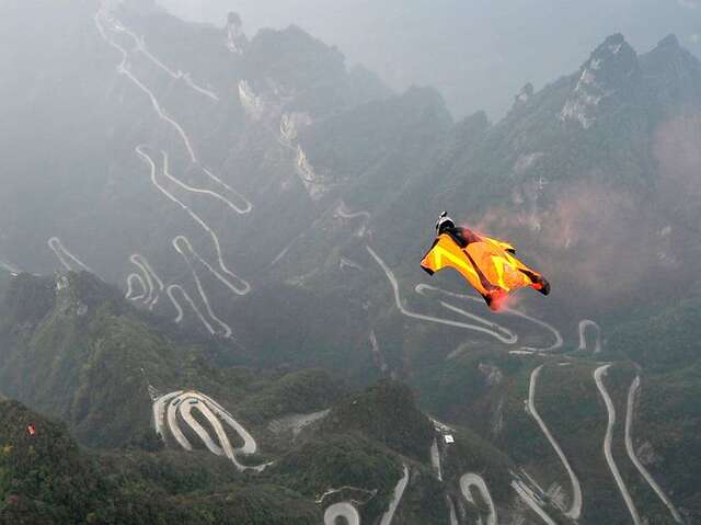 Animation en réalité virtuelle "Wingsuit" avec Montagne Arc
