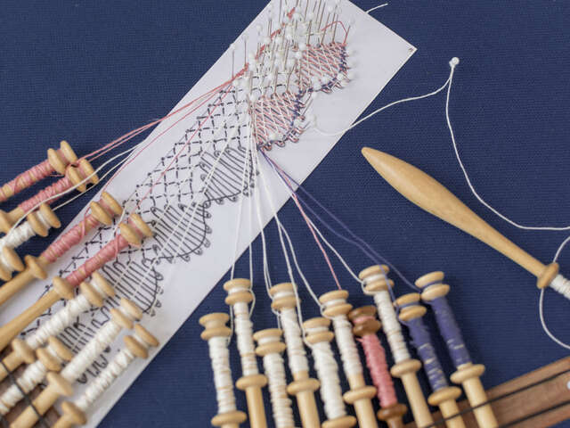 Atelier dentelle au fuseau - Médiathèque de Cluses