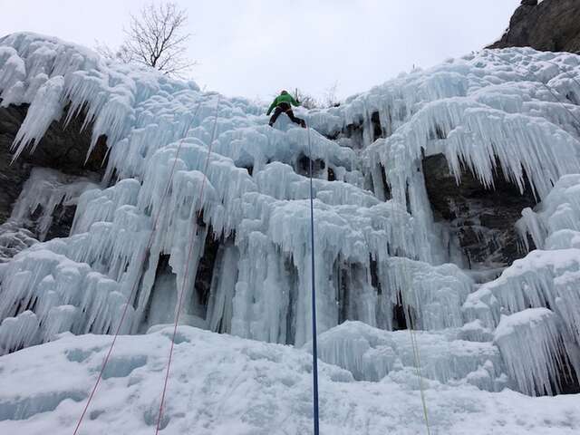 Initiation à la cascade de glace