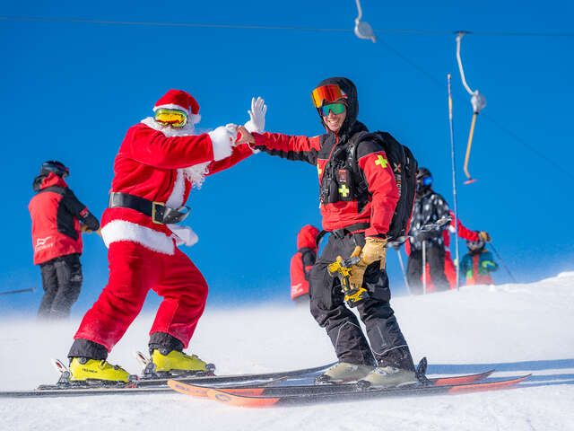 Rencontre avec le Père-Noël sur les pistes