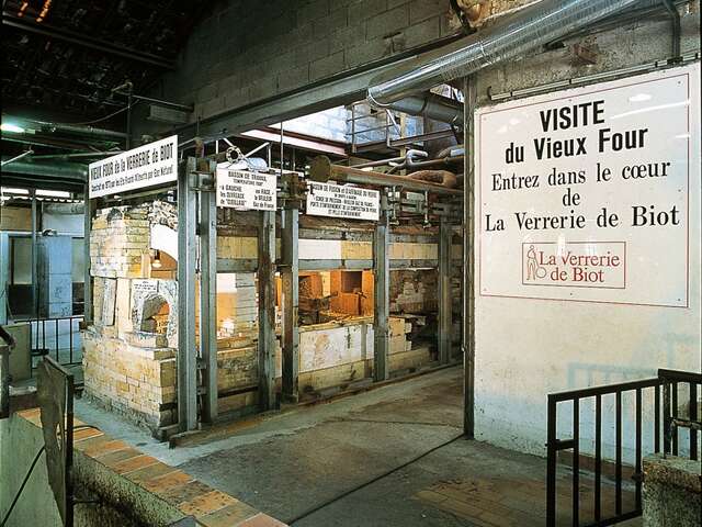 Augmented reality tour of Biot's Glass Ecomuseum