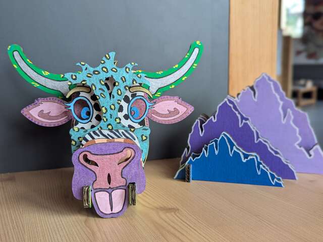 Creative workshop: ‘Cardboard cow or mountain’.