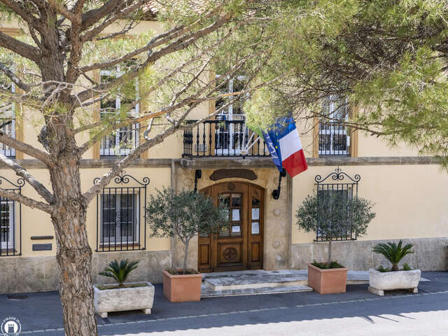Administration de Port Grimaud 1