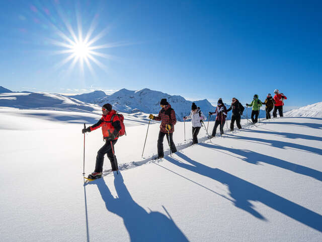 Raquettes avec les accompagnateurs en montagne