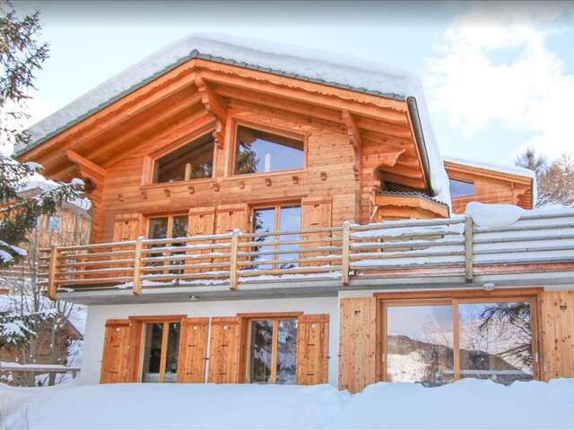 Chalet Teremok - Luxury 5 Bedroom Chalet, Sauna and Indoor Jacuzzi