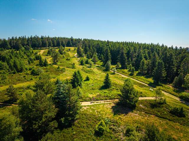 N°66 - Le bourg de Chalmazel - Espace VTT-FFC Massif des Bois Noirs