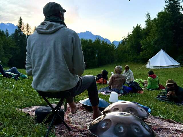 Bain de forêt au refuge l'Oriol - Lucas Bessy