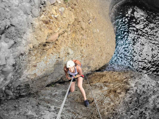 Dry canyoning via corda Full-day - La Ciotat
