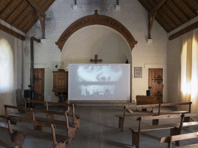 Projection du film Psychopompe de Camille Henrot - Biennale Artocène