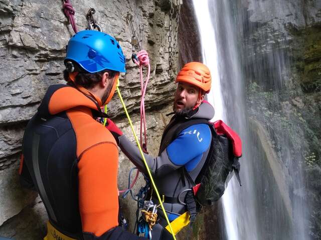 Canyoning : engagement privé d'un guide