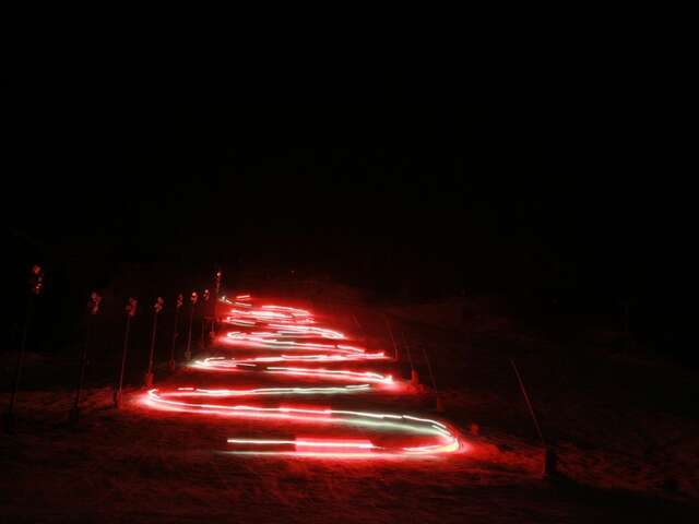 Descente aux flambeaux des enfants