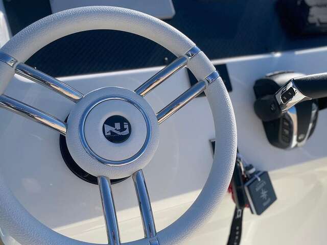 Boat rental with license