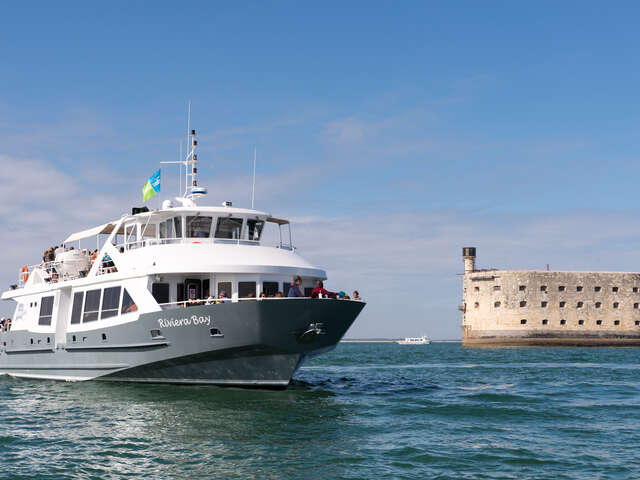 Escale Ile d’Aix avec tour de Fort Boyard commenté – Compagnie Interîles