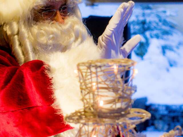 Défilé avec le Père Noël à Hauteluce