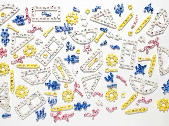 Pochette surprise - des designers et des jouets