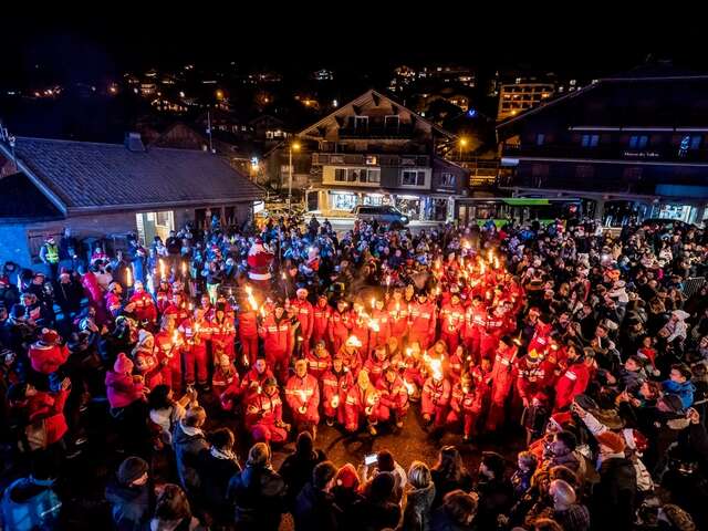 Father Christmas arrives in Châtel !