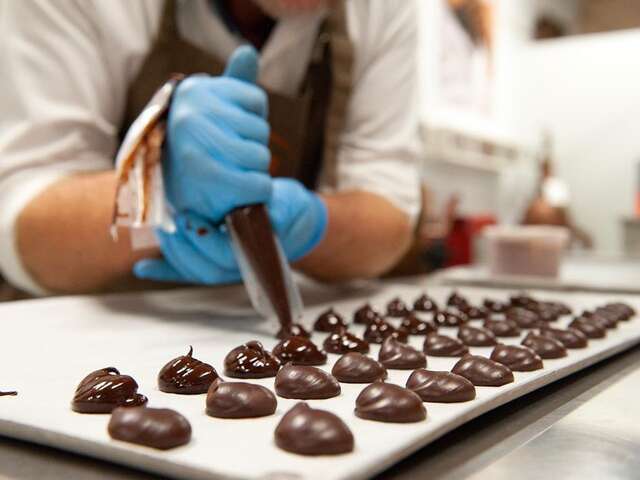 1h30 workshop at Chocolaterie Castelain