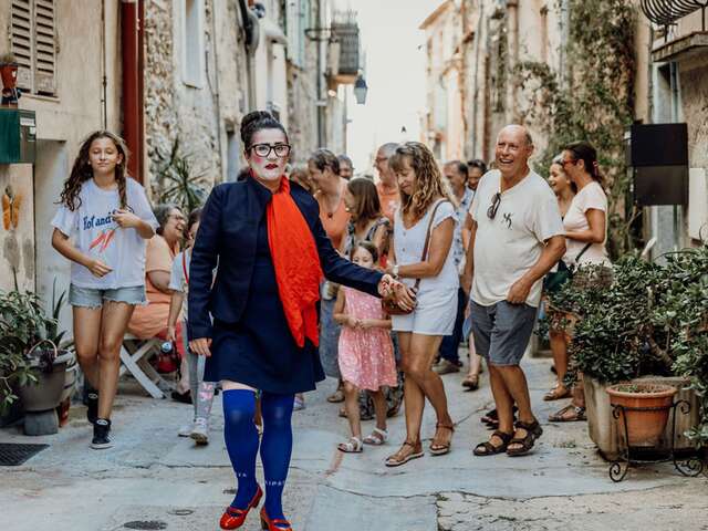 Escapades Baroques: passeggiata drammatizzata con la Compagnie de L'Embrayage à Paillettes