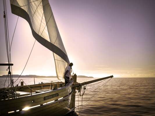 Soirée coucher du soleil en voilier dans les Calanques du Frioul - Quai d'honneur Mairie