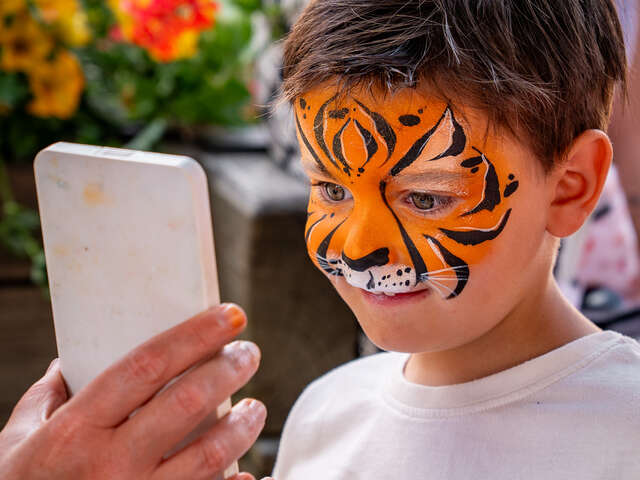 Stand de maquillage avec Cindy