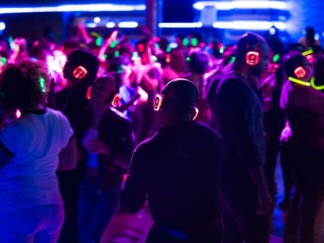 Silent Party After Ski