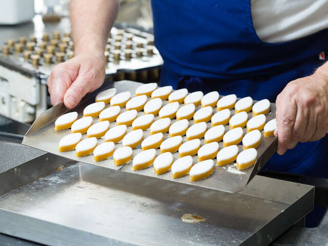 Confiserie Léonard Parli - La grande fabrique et la boutique