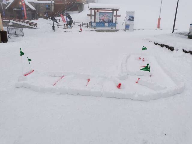 Minigolf in de sneeuw