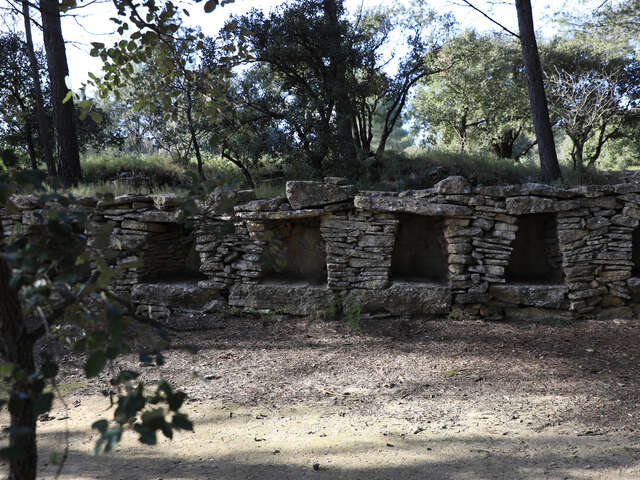 Cornillon-Confoux - Sentier du Mur des Abeilles