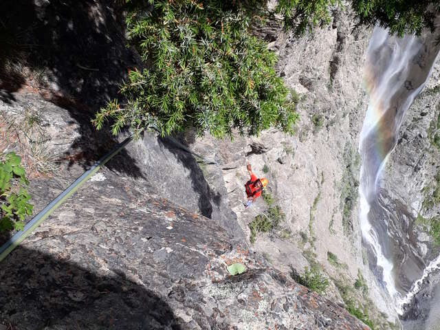 Grandes voies d'escalade avec le Bureau des Guides de la Grave