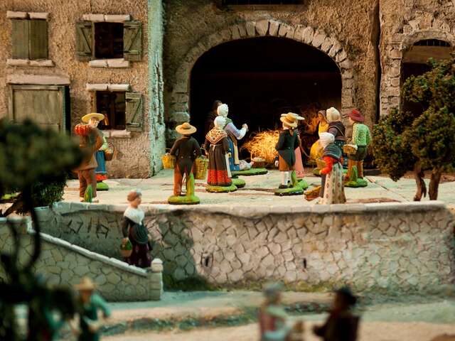 Weihnachtskrippen in den Kirchen von Avignon